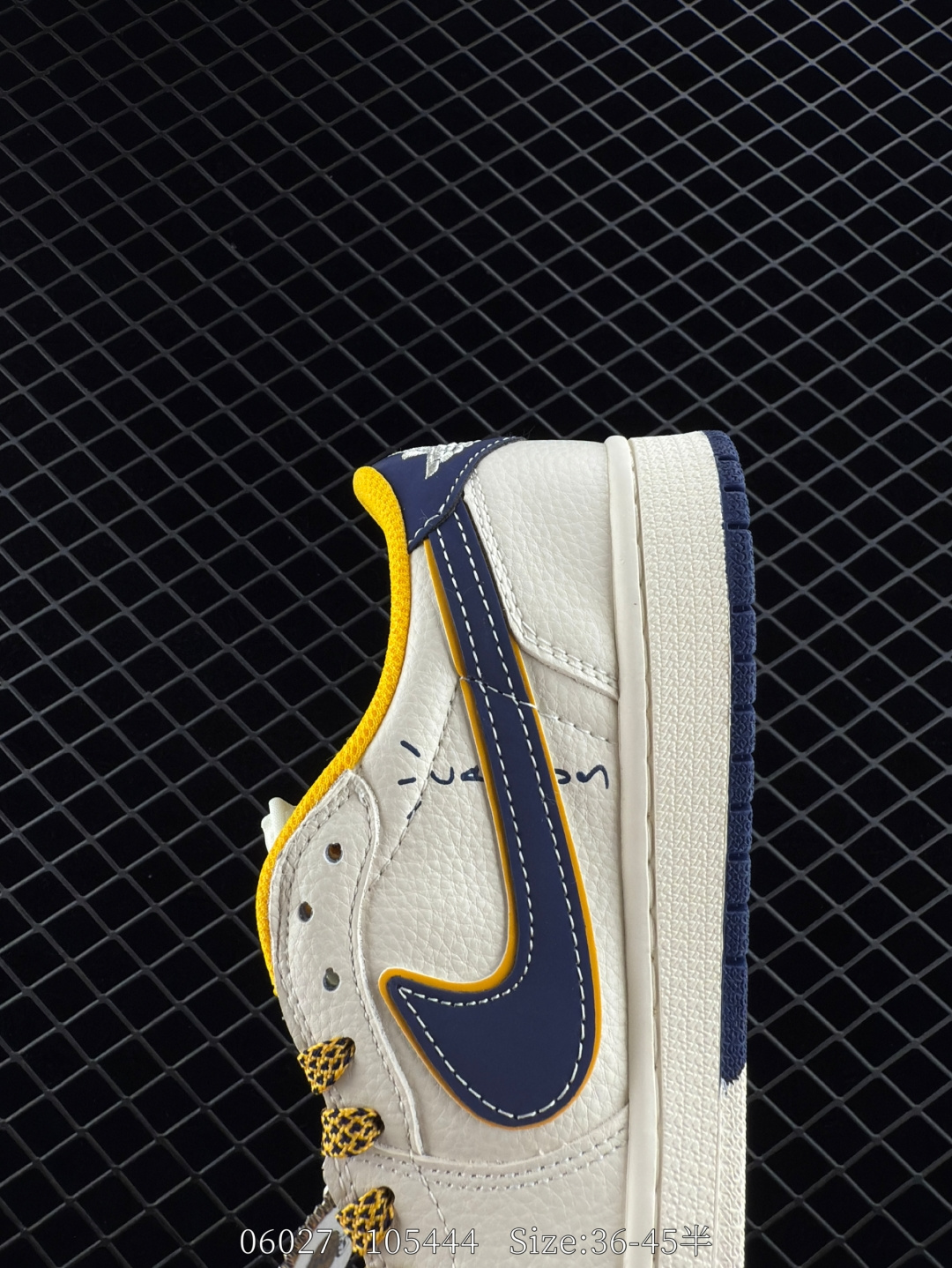 Travis Scott x Air Jordan 1 ” Reverse Mocha “